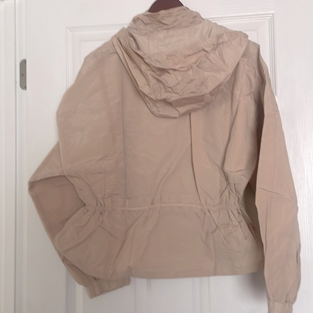 RLX Ralph Lauren Beige Women's Windbreaker Jacket Is NWT. Sz Small. - Picture 2 of 7